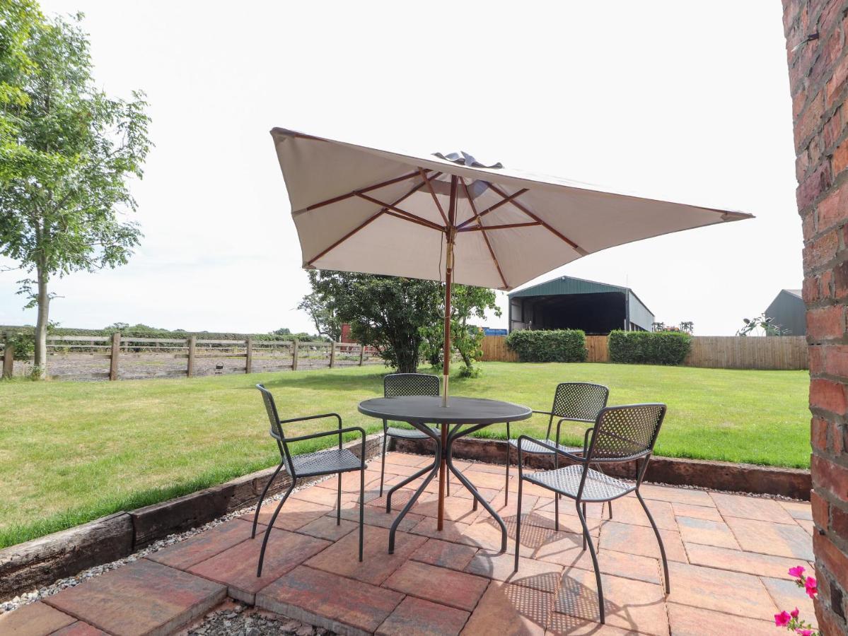 Hill Farm Villa Nantwich Exterior photo