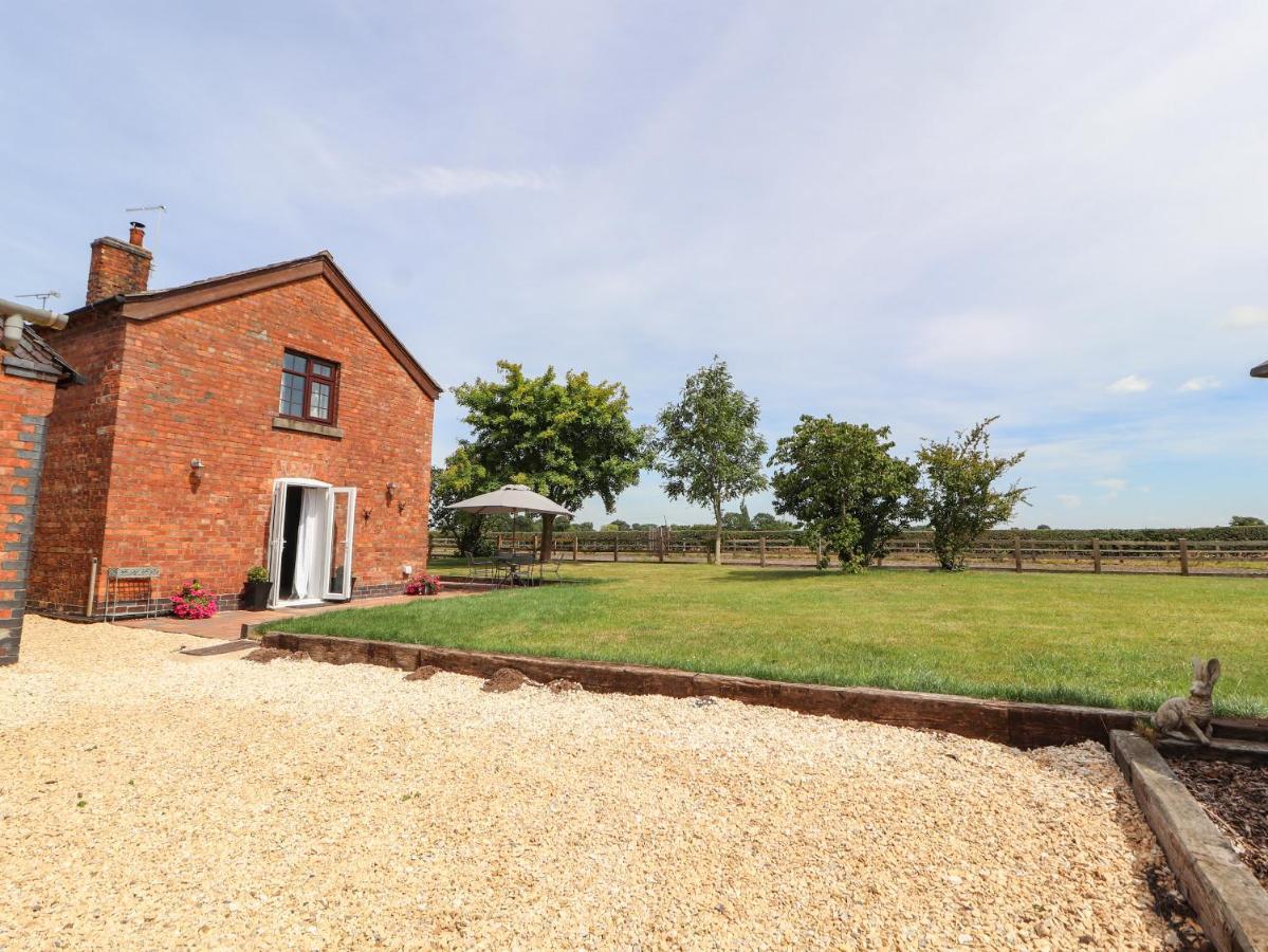 Hill Farm Villa Nantwich Exterior photo